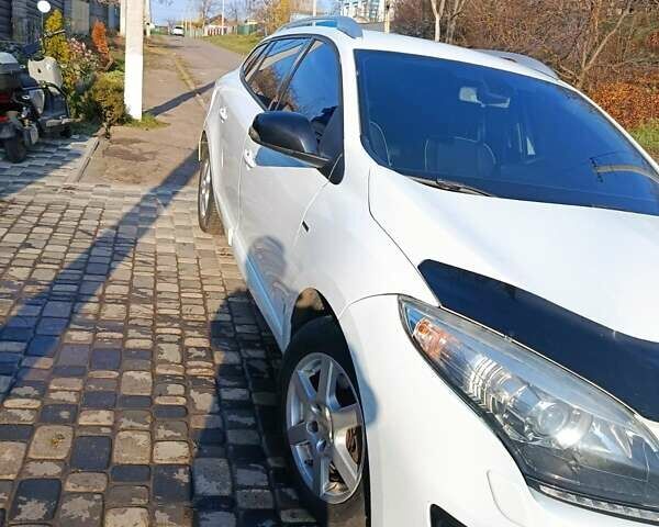 Белый Рено Меган, объемом двигателя 1.5 л и пробегом 217 тыс. км за 7000 $, фото 1 на Automoto.ua