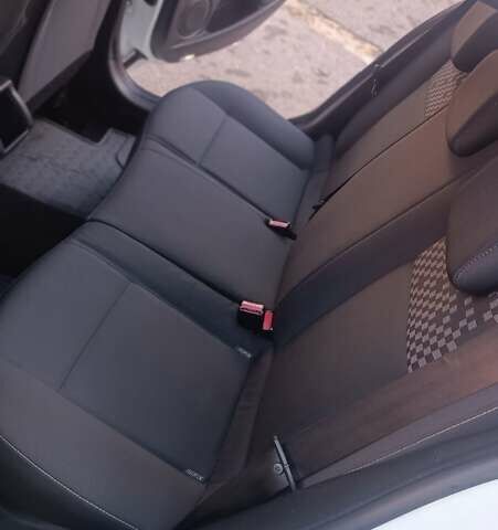 Белый Рено Меган, объемом двигателя 1.5 л и пробегом 265 тыс. км за 6900 $, фото 41 на Automoto.ua