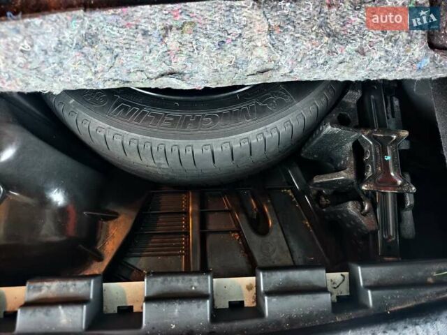 Белый Рено Меган, объемом двигателя 1.46 л и пробегом 245 тыс. км за 9300 $, фото 22 на Automoto.ua