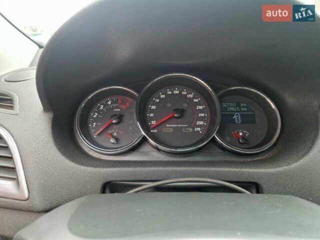 Білий Рено Меган, об'ємом двигуна 1.46 л та пробігом 327 тис. км за 8000 $, фото 6 на Automoto.ua