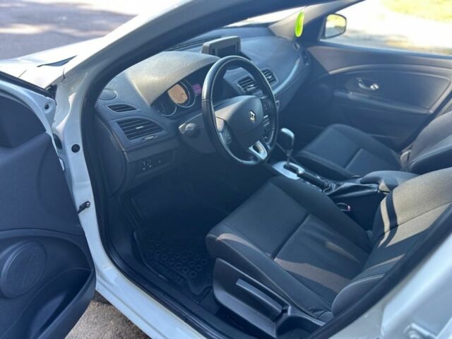 Белый Рено Меган, объемом двигателя 1.5 л и пробегом 3 тыс. км за 7200 $, фото 11 на Automoto.ua