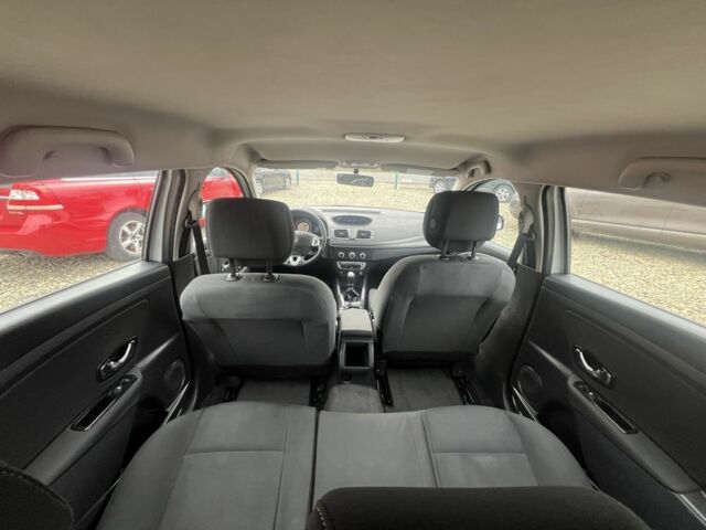 Белый Рено Меган, объемом двигателя 1.5 л и пробегом 255 тыс. км за 6599 $, фото 21 на Automoto.ua