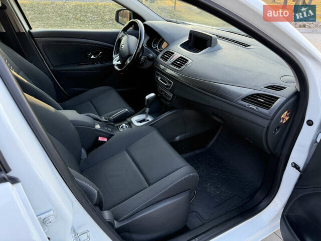 Белый Рено Меган, объемом двигателя 1.5 л и пробегом 257 тыс. км за 7200 $, фото 12 на Automoto.ua