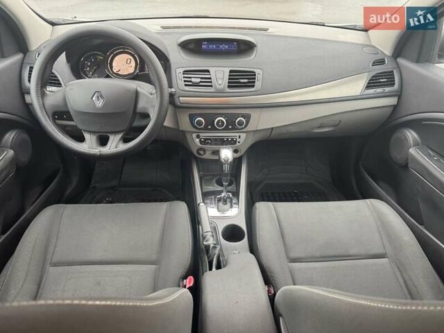 Білий Рено Меган, об'ємом двигуна 1.46 л та пробігом 240 тис. км за 6000 $, фото 11 на Automoto.ua