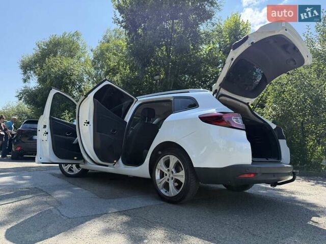 Белый Рено Меган, объемом двигателя 1.5 л и пробегом 225 тыс. км за 7699 $, фото 121 на Automoto.ua