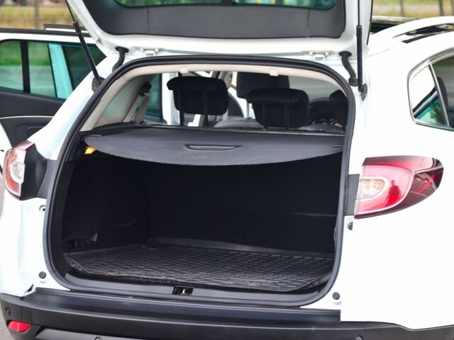 Белый Рено Меган, объемом двигателя 1.5 л и пробегом 162 тыс. км за 8555 $, фото 20 на Automoto.ua