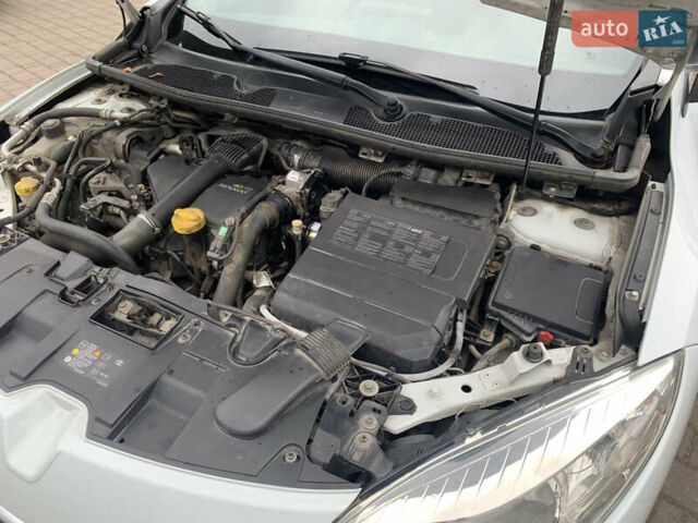 Білий Рено Меган, об'ємом двигуна 1.5 л та пробігом 264 тис. км за 7650 $, фото 16 на Automoto.ua