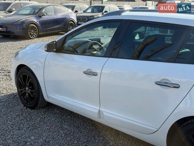 Білий Рено Меган, об'ємом двигуна 1.46 л та пробігом 324 тис. км за 6900 $, фото 7 на Automoto.ua