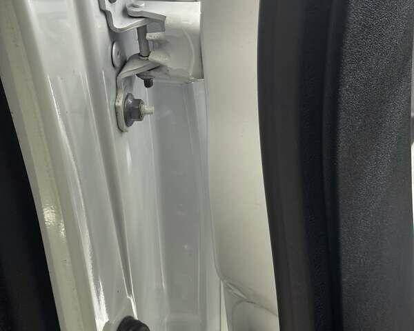 Білий Рено Меган, об'ємом двигуна 1.5 л та пробігом 270 тис. км за 6699 $, фото 82 на Automoto.ua