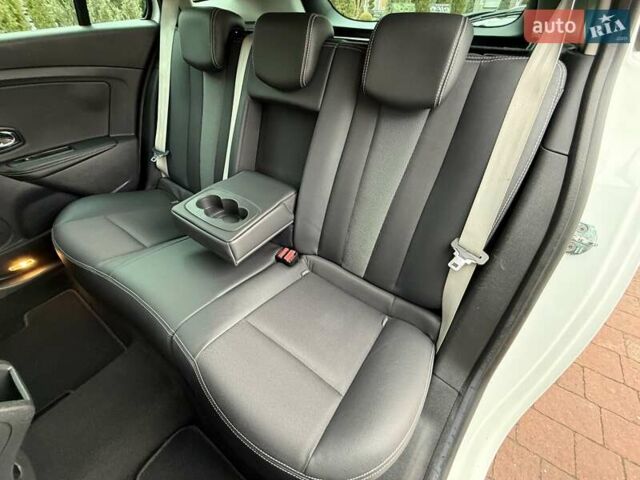 Білий Рено Меган, об'ємом двигуна 1.5 л та пробігом 228 тис. км за 8999 $, фото 139 на Automoto.ua