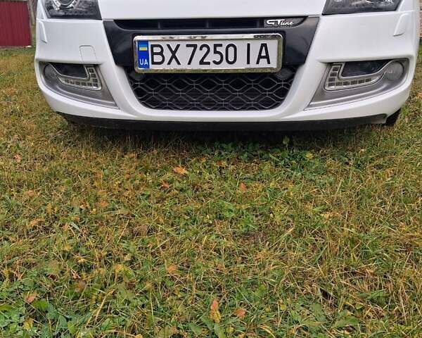 Белый Рено Меган, объемом двигателя 1.46 л и пробегом 220 тыс. км за 8950 $, фото 1 на Automoto.ua