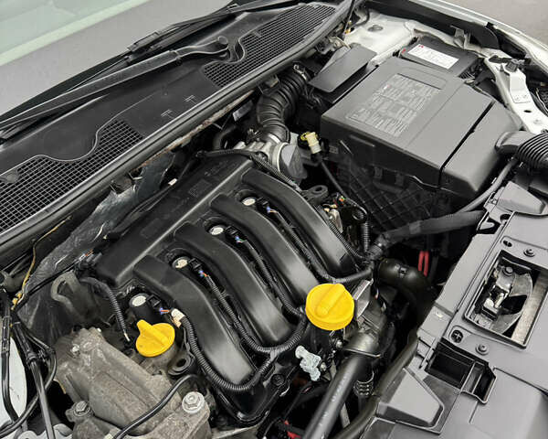 Білий Рено Меган, об'ємом двигуна 1.6 л та пробігом 235 тис. км за 7500 $, фото 42 на Automoto.ua