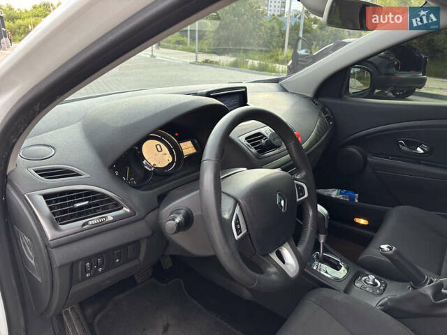 Білий Рено Меган, об'ємом двигуна 1.46 л та пробігом 260 тис. км за 7099 $, фото 9 на Automoto.ua