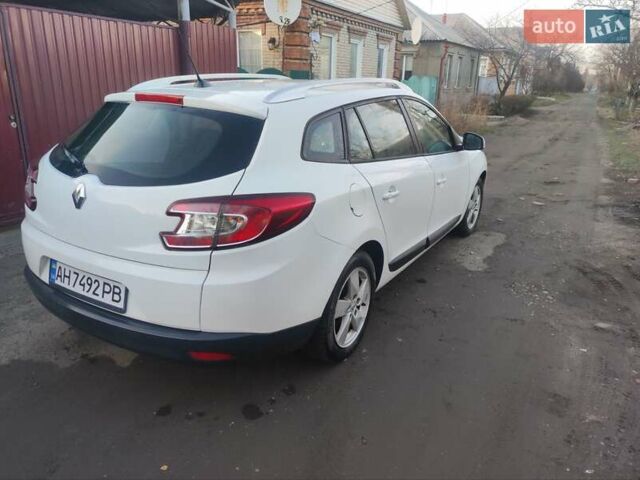 Білий Рено Меган, об'ємом двигуна 1.46 л та пробігом 289 тис. км за 7500 $, фото 1 на Automoto.ua