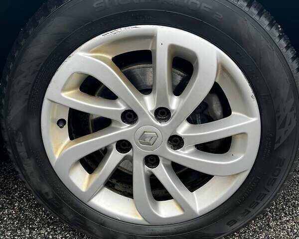 Білий Рено Меган, об'ємом двигуна 1.6 л та пробігом 242 тис. км за 8500 $, фото 13 на Automoto.ua