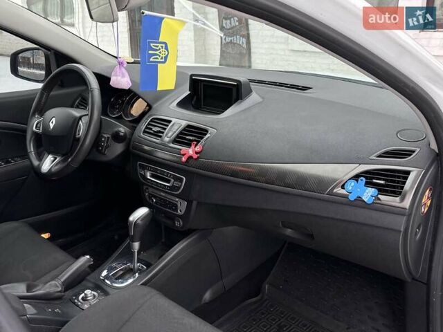 Білий Рено Меган, об'ємом двигуна 1.46 л та пробігом 265 тис. км за 6990 $, фото 60 на Automoto.ua