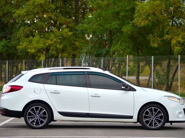 Белый Рено Меган, объемом двигателя 1.5 л и пробегом 162 тыс. км за 8555 $, фото 8 на Automoto.ua