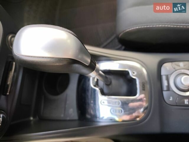 Білий Рено Меган, об'ємом двигуна 1.5 л та пробігом 250 тис. км за 6999 $, фото 39 на Automoto.ua