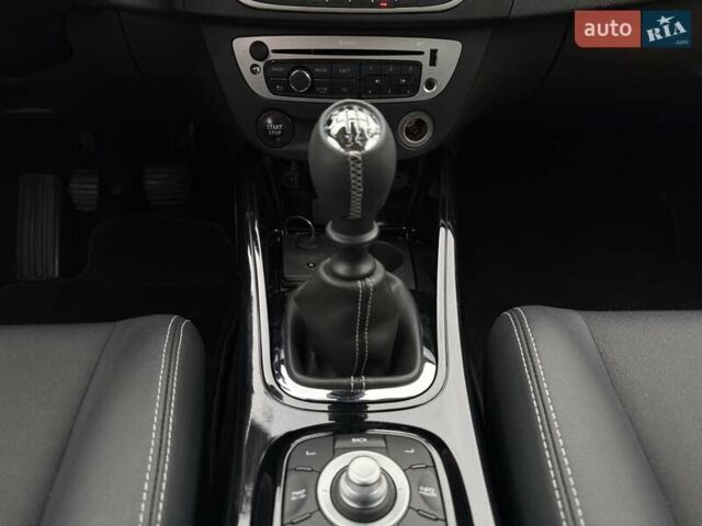 Білий Рено Меган, об'ємом двигуна 1.5 л та пробігом 228 тис. км за 8999 $, фото 111 на Automoto.ua