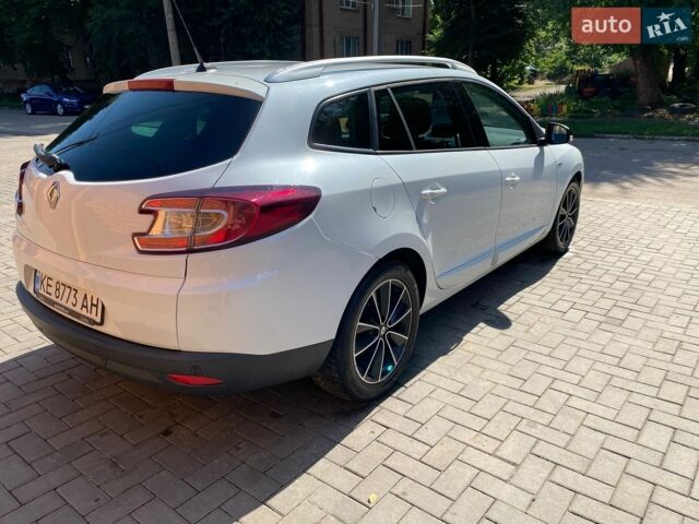 Білий Рено Меган, об'ємом двигуна 1.6 л та пробігом 273 тис. км за 7800 $, фото 3 на Automoto.ua