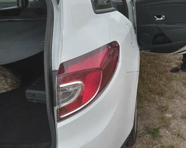 Белый Рено Меган, объемом двигателя 1.5 л и пробегом 200 тыс. км за 7600 $, фото 22 на Automoto.ua