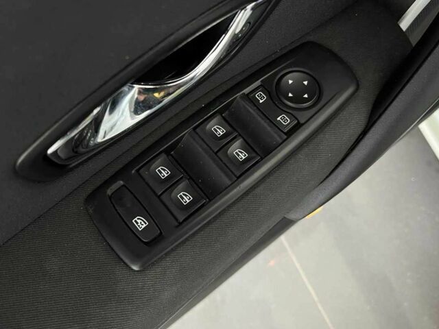 Белый Рено Меган, объемом двигателя 1.5 л и пробегом 256 тыс. км за 7350 $, фото 9 на Automoto.ua