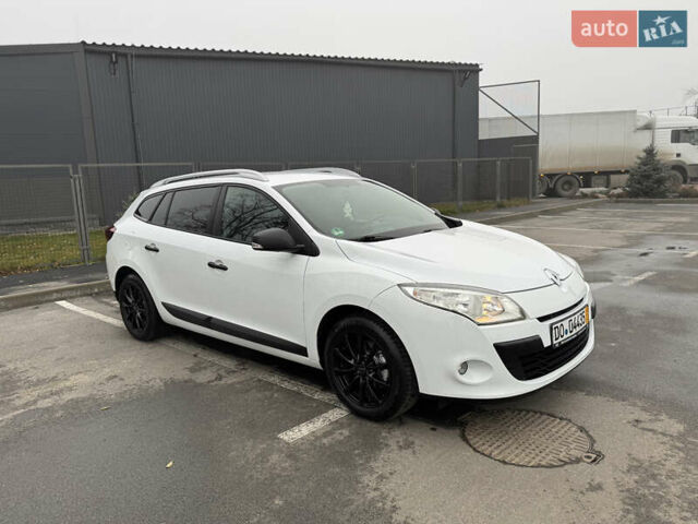 Білий Рено Меган, об'ємом двигуна 1.6 л та пробігом 235 тис. км за 7500 $, фото 7 на Automoto.ua