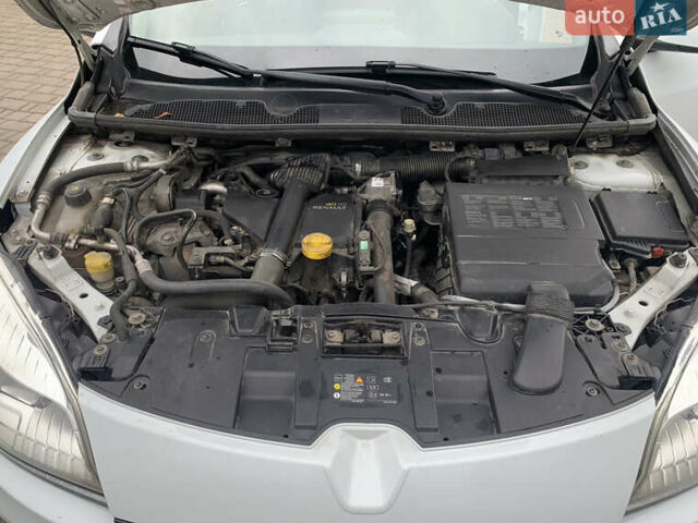 Білий Рено Меган, об'ємом двигуна 1.5 л та пробігом 264 тис. км за 7650 $, фото 15 на Automoto.ua