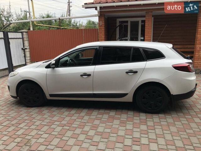 Білий Рено Меган, об'ємом двигуна 1.46 л та пробігом 269 тис. км за 8000 $, фото 1 на Automoto.ua