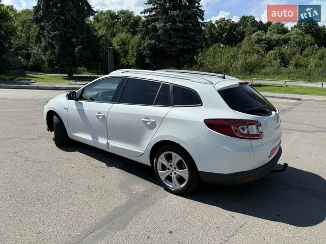 Белый Рено Меган, объемом двигателя 1.5 л и пробегом 225 тыс. км за 7699 $, фото 9 на Automoto.ua