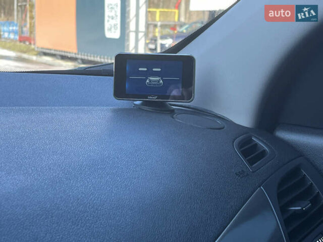 Белый Рено Меган, объемом двигателя 1.6 л и пробегом 98 тыс. км за 7800 $, фото 60 на Automoto.ua