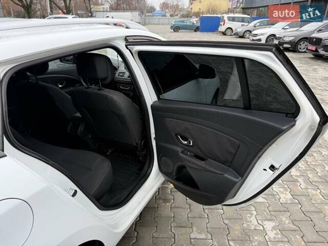 Белый Рено Меган, объемом двигателя 1.46 л и пробегом 306 тыс. км за 7200 $, фото 22 на Automoto.ua