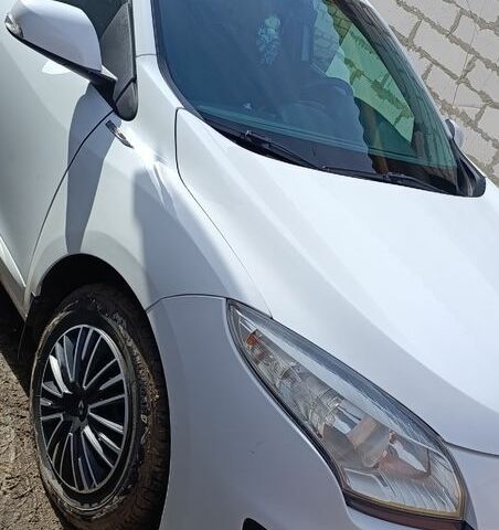 Білий Рено Меган, об'ємом двигуна 1.6 л та пробігом 197 тис. км за 7500 $, фото 2 на Automoto.ua