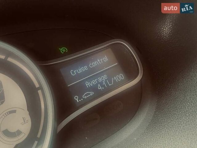 Белый Рено Меган, объемом двигателя 1.5 л и пробегом 260 тыс. км за 6999 $, фото 14 на Automoto.ua