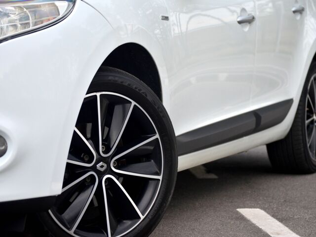 Белый Рено Меган, объемом двигателя 1.5 л и пробегом 162 тыс. км за 8555 $, фото 7 на Automoto.ua