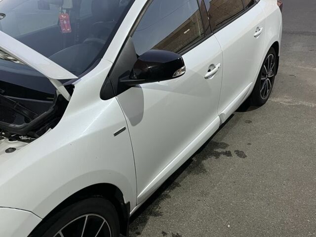 Белый Рено Меган, объемом двигателя 1.5 л и пробегом 240 тыс. км за 10500 $, фото 7 на Automoto.ua