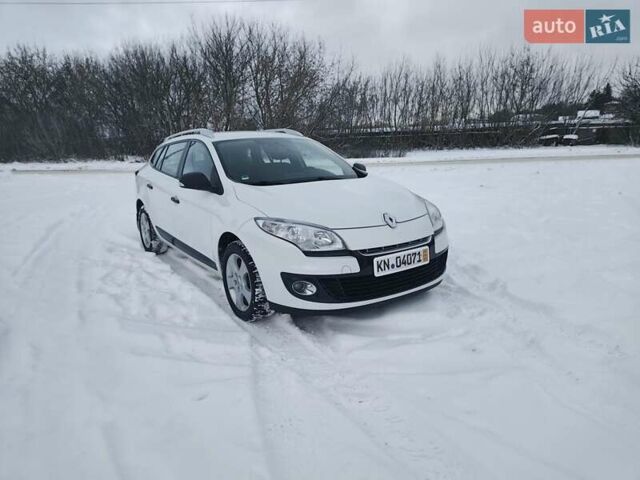 Білий Рено Меган, об'ємом двигуна 1.6 л та пробігом 194 тис. км за 7700 $, фото 8 на Automoto.ua