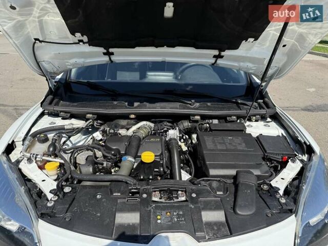 Белый Рено Меган, объемом двигателя 1.5 л и пробегом 225 тыс. км за 7699 $, фото 104 на Automoto.ua