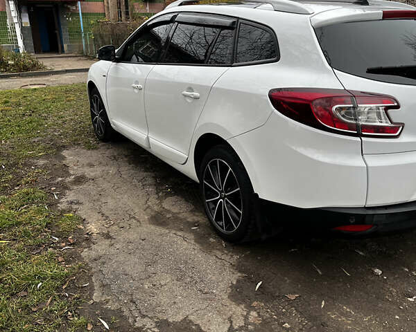 Белый Рено Меган, объемом двигателя 1.6 л и пробегом 237 тыс. км за 7800 $, фото 3 на Automoto.ua