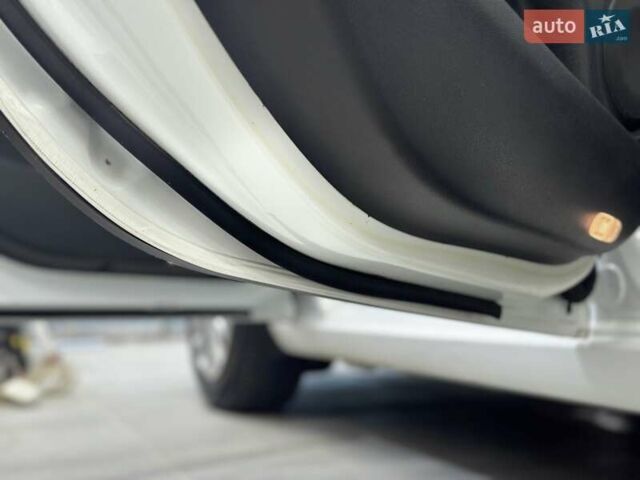 Білий Рено Меган, об'ємом двигуна 1.5 л та пробігом 270 тис. км за 6699 $, фото 80 на Automoto.ua