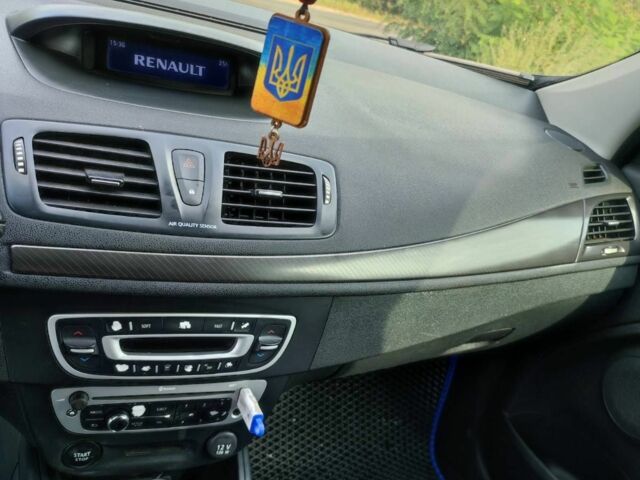 Белый Рено Меган, объемом двигателя 1.5 л и пробегом 295 тыс. км за 6499 $, фото 6 на Automoto.ua