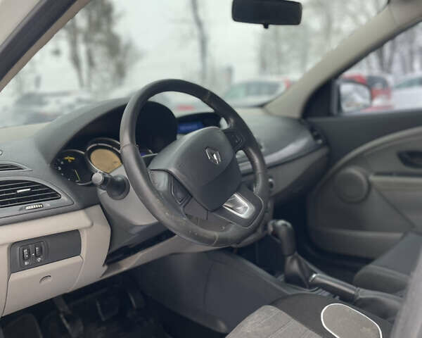 Білий Рено Меган, об'ємом двигуна 1.5 л та пробігом 278 тис. км за 5899 $, фото 26 на Automoto.ua