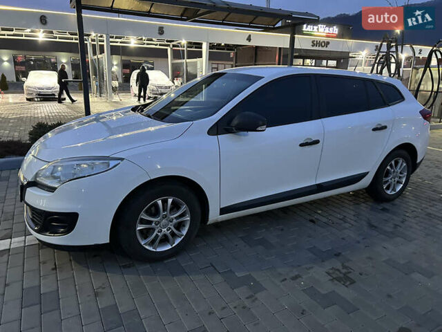 Білий Рено Меган, об'ємом двигуна 1.46 л та пробігом 304 тис. км за 6499 $, фото 2 на Automoto.ua