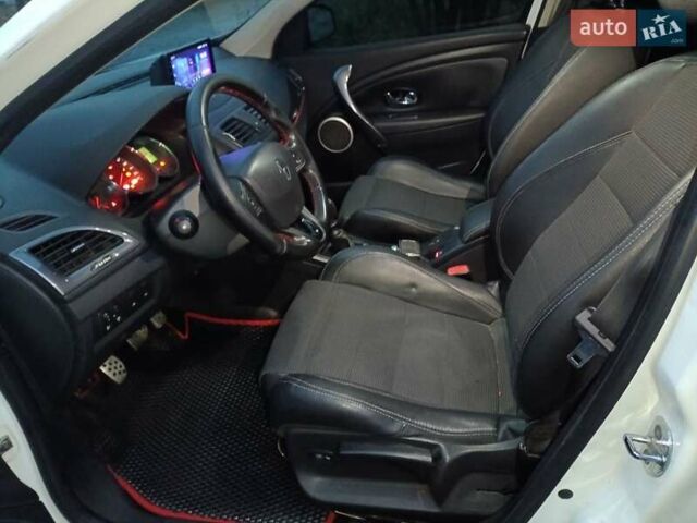 Білий Рено Меган, об'ємом двигуна 1.5 л та пробігом 261 тис. км за 7600 $, фото 10 на Automoto.ua
