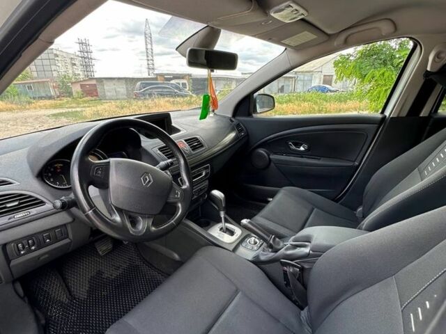 Білий Рено Меган, об'ємом двигуна 1.5 л та пробігом 285 тис. км за 6900 $, фото 4 на Automoto.ua