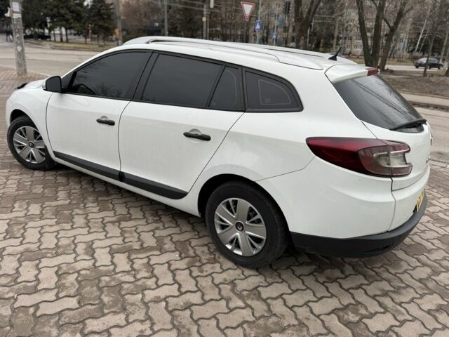 Белый Рено Меган, объемом двигателя 1.5 л и пробегом 231 тыс. км за 6650 $, фото 4 на Automoto.ua