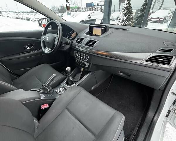 Білий Рено Меган, об'ємом двигуна 1.46 л та пробігом 233 тис. км за 7999 $, фото 18 на Automoto.ua