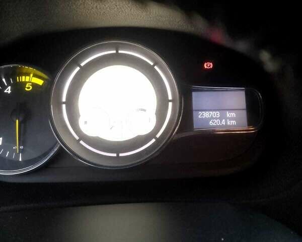 Белый Рено Меган, объемом двигателя 1.46 л и пробегом 238 тыс. км за 7600 $, фото 10 на Automoto.ua