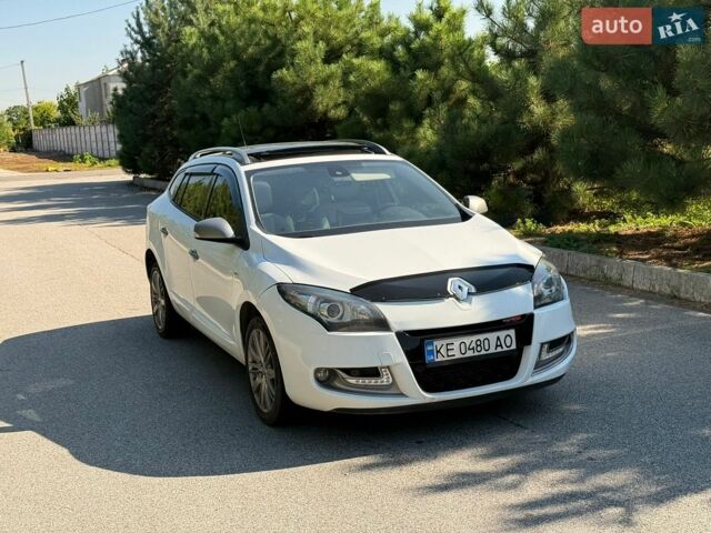 Белый Рено Меган, объемом двигателя 1.46 л и пробегом 330 тыс. км за 7600 $, фото 2 на Automoto.ua