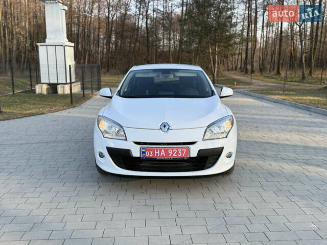 Белый Рено Меган, объемом двигателя 1.5 л и пробегом 257 тыс. км за 7200 $, фото 1 на Automoto.ua